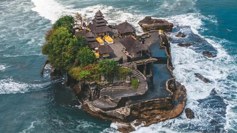 Tanah Lot Temple Main Pic
